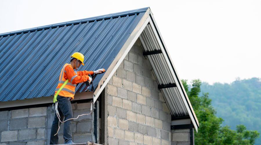 Professional residential roofers in Lostant, IL